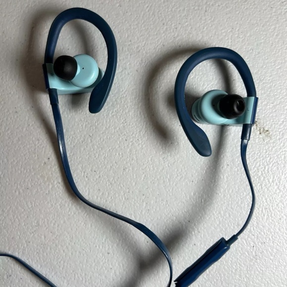 Powerbeats3 Wireless In-Ear Headphones - Flash Blue - Picture 12 of 14